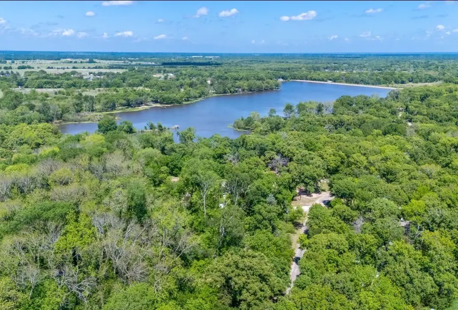 682 E Shore Drive, Wills Point, TX 75169 - #3