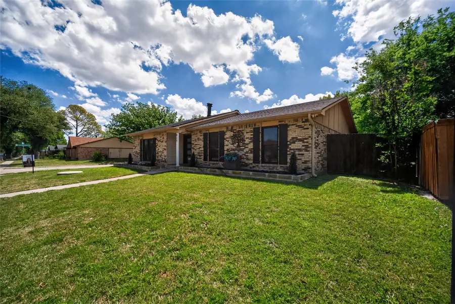 817 Oakland Street, Grand Prairie, TX 75052 - #2