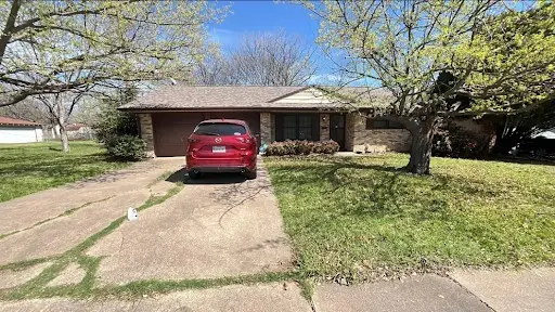 1002 SE 2nd Street, Grand Prairie, TX 75051