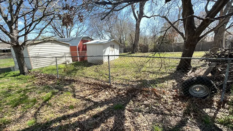 1002 SE 2nd Street, Grand Prairie, TX 75051 - #3