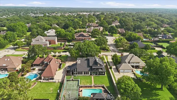 301 Chapelwood Drive, Colleyville, TX 76034