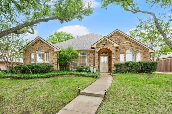924 Hardie Street, Hurst, TX 76053