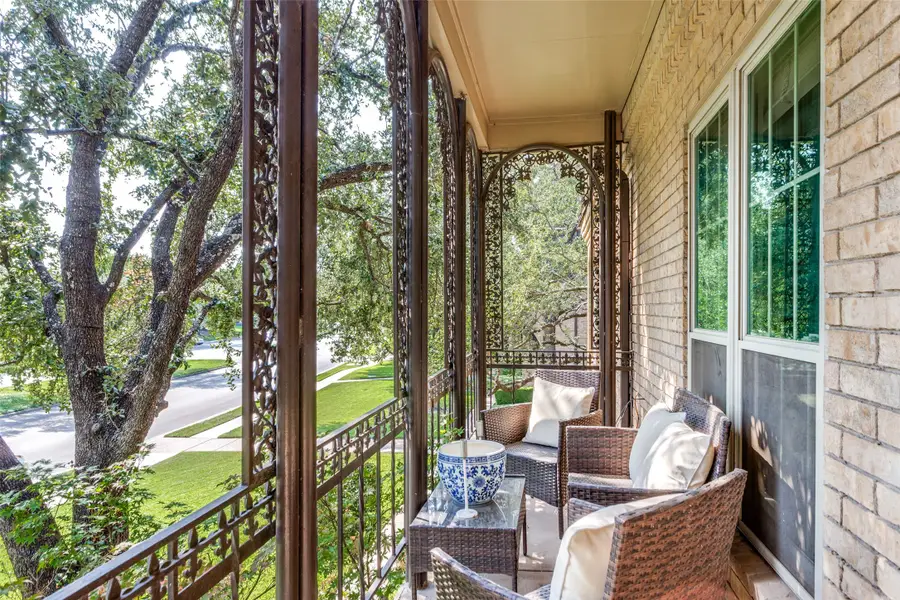 4312 Bellaire Drive S #204, Fort Worth, TX 76109 - #3