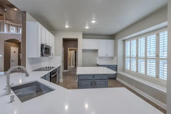 452 Richmond Street, Irving, TX 75063