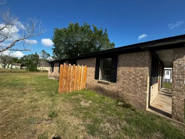 122 Rosa Street, Edna, TX 77957 - #3