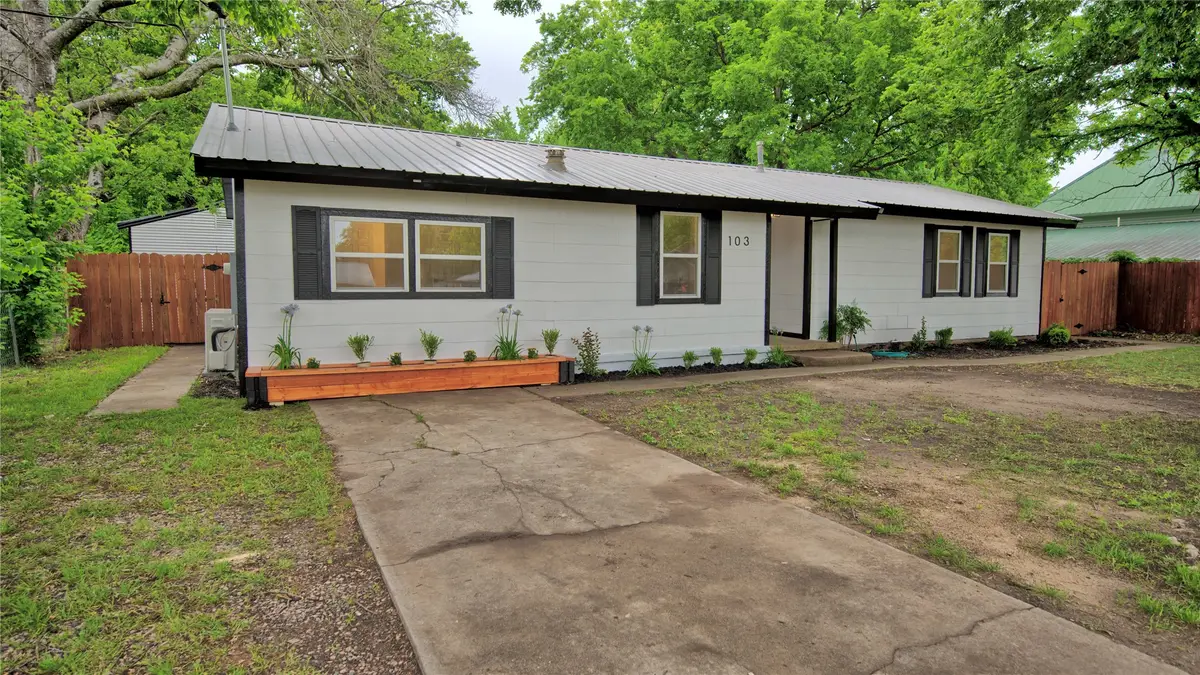 103 Phillips Street, Saint Jo, TX 76265 - #1