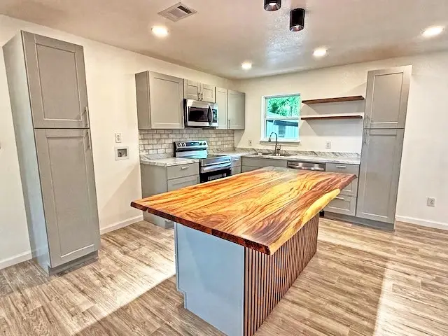 103 Phillips Street, Saint Jo, TX 76265 - #3