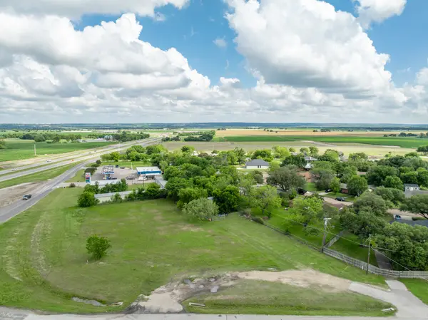 5153 N Hwy 6, Woodway, TX 76712