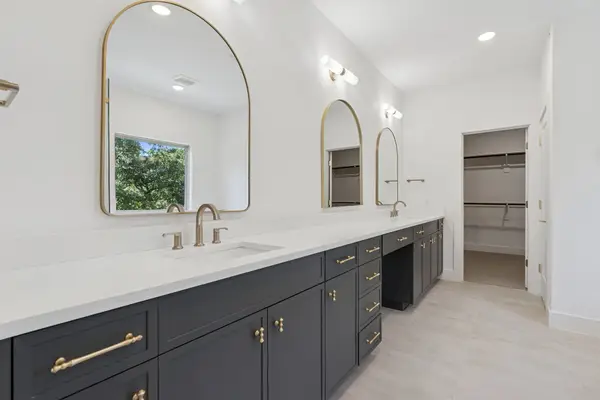 452 Waters Edge Drive #823, Hickory Creek, TX 75065