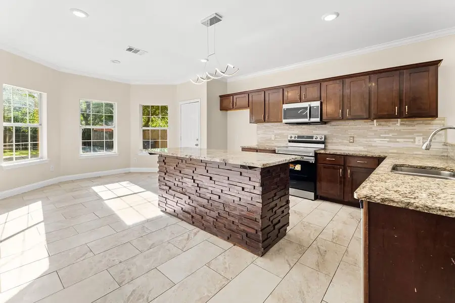 710 Elwayne Avenue, Dallas, TX 75217 - #3