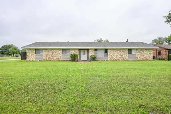108 S Beverly Street, Crowley, TX 76036