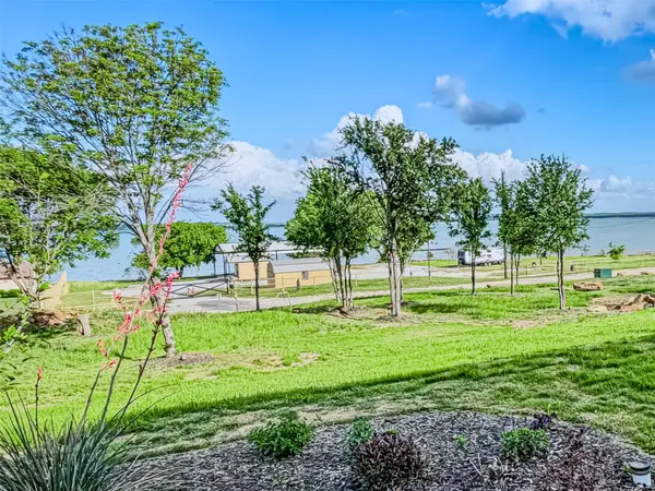 213 Meadow Pond Court, Runaway Bay, TX 76426