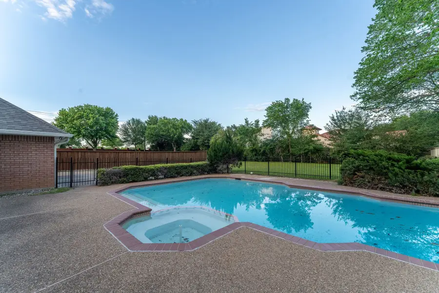 5709 Hidden Oaks Drive, Colleyville, TX 76034 - #3