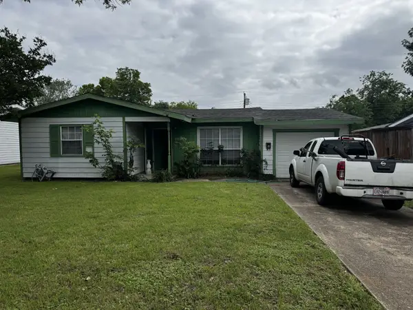 2618 Hearthstone Drive, Farmers Branch, TX 75234