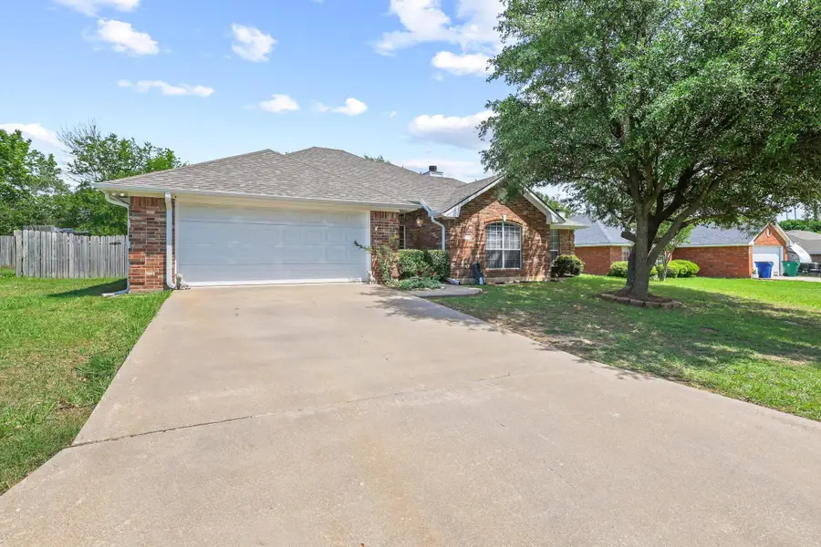 210 Bryant Street, Pottsboro, TX 75076 - #2