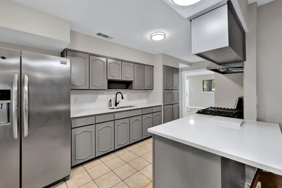 3205 Mccollum Street, Irving, TX 75061 - #2
