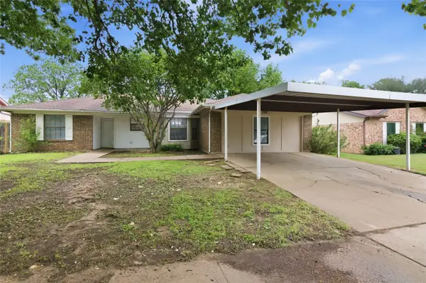 209 Blue Ridge Trail, Saginaw, TX 76179