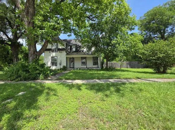 515 N Bosque Street, Meridian, TX 76665