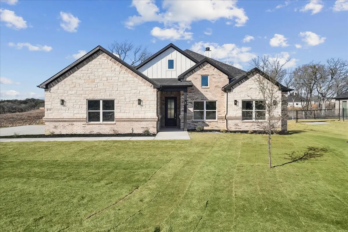 340 Slimp Bluff, Azle, TX 76020 - #1