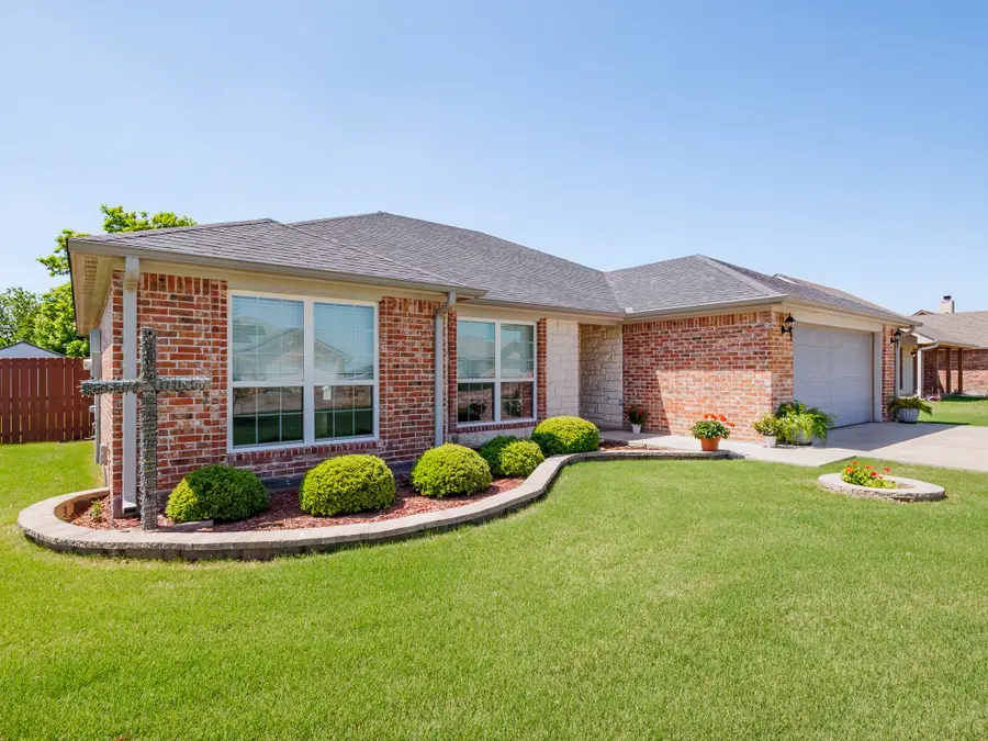203 W Hall Court, Early, TX 76802 - #2