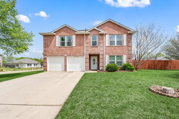 1040 Canyon Drive, Justin, TX 76247