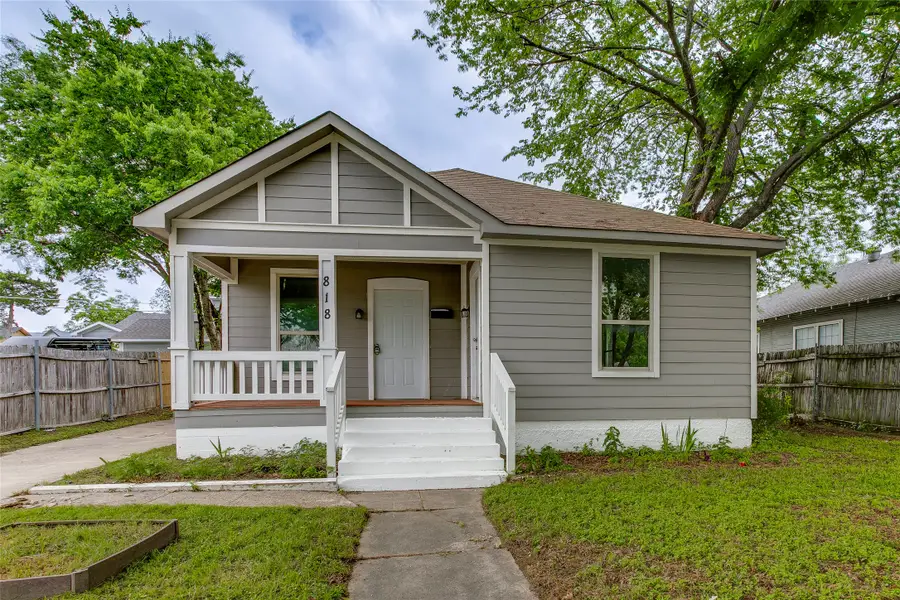 818 E Woodin Boulevard, Dallas, TX 75216 - #2
