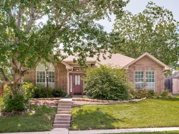3303 Greenglen Circle, Carrollton, TX 75007