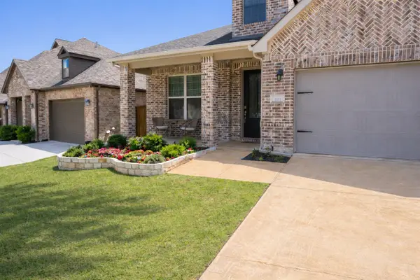 933 Spring Falls Drive, McKinney, TX 75071
