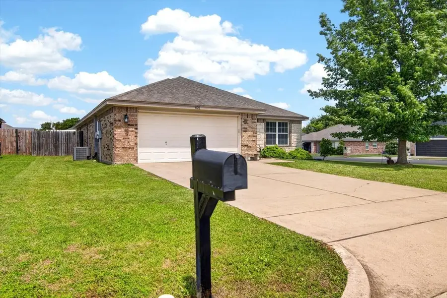 621 Apple Cross Drive, Robinson, TX 76706 - #3