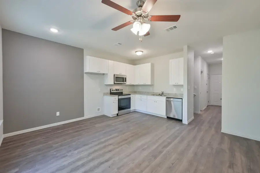 1728 E Powell Avenue, Fort Worth, TX 76104 - #2