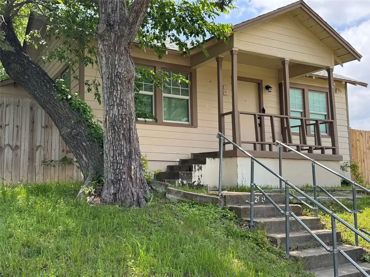 1208 E Magnolia Avenue, Fort Worth, TX 76104 - #1