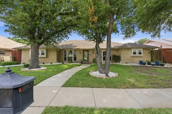 1025 Hampshire Lane, Carrollton, TX 75007