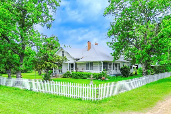 12414 Rock Creek Road, Waco, TX 76708
