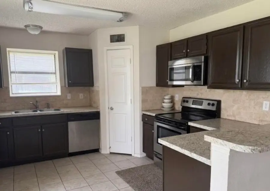 4737 Hollow Tree Drive, Arlington, TX 76018 - #3