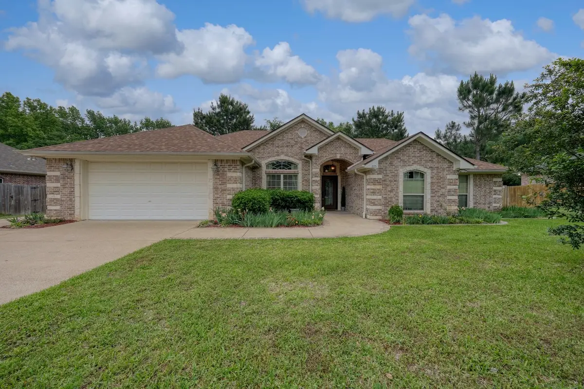 205 Heritage Court, Lindale, TX 75771 - #1