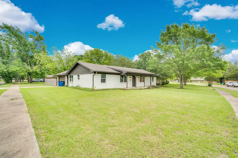 1104 Williamsburg Drive, Ennis, TX 75119 - #2