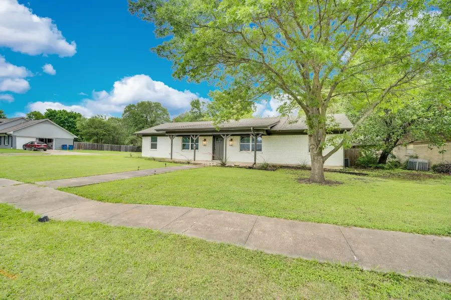 1104 Williamsburg Drive, Ennis, TX 75119 - #3