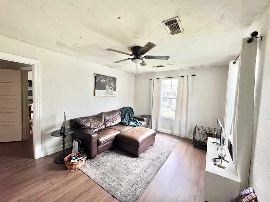 1018 Truelove Street, Gainesville, TX 76240 - #2