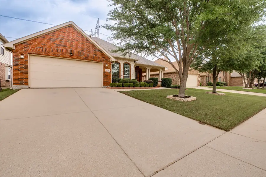 5836 Summerwood Drive, Grand Prairie, TX 75052 - #3