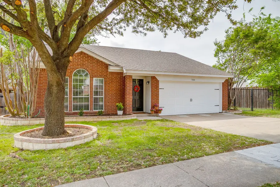 7104 Summerset Drive, Benbrook, TX 76126 - #2