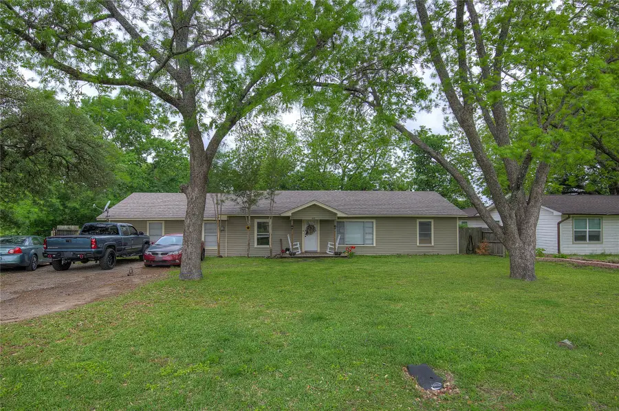 601 N 4th Street, Wills Point, TX 75169 - #3
