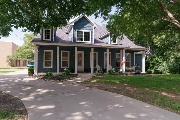 305 Main Street, Roanoke, TX 76262