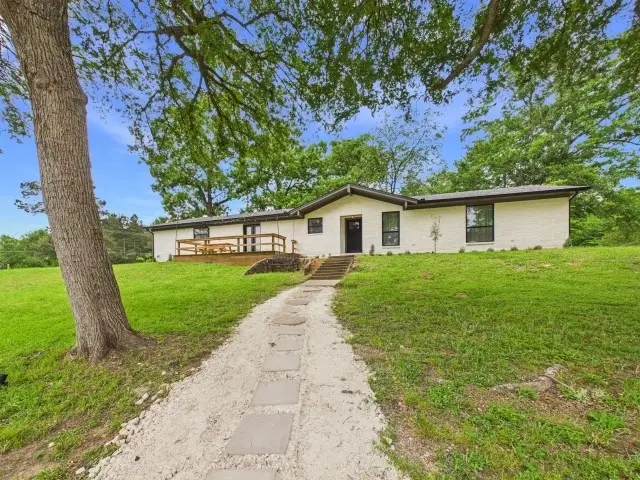 2001 Court Drive, Palestine, TX 75803 - #1