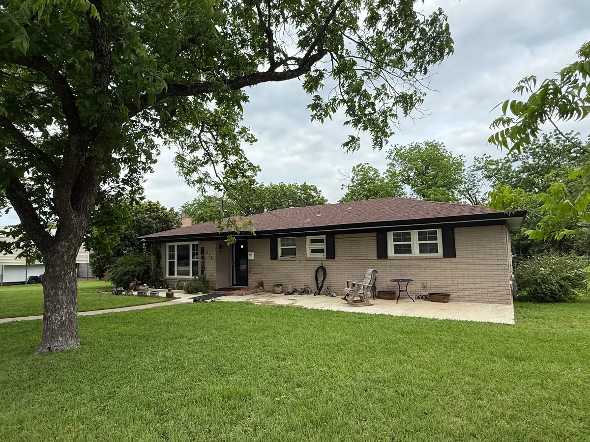 510 S Avenue O, Clifton, TX 76634 - #1