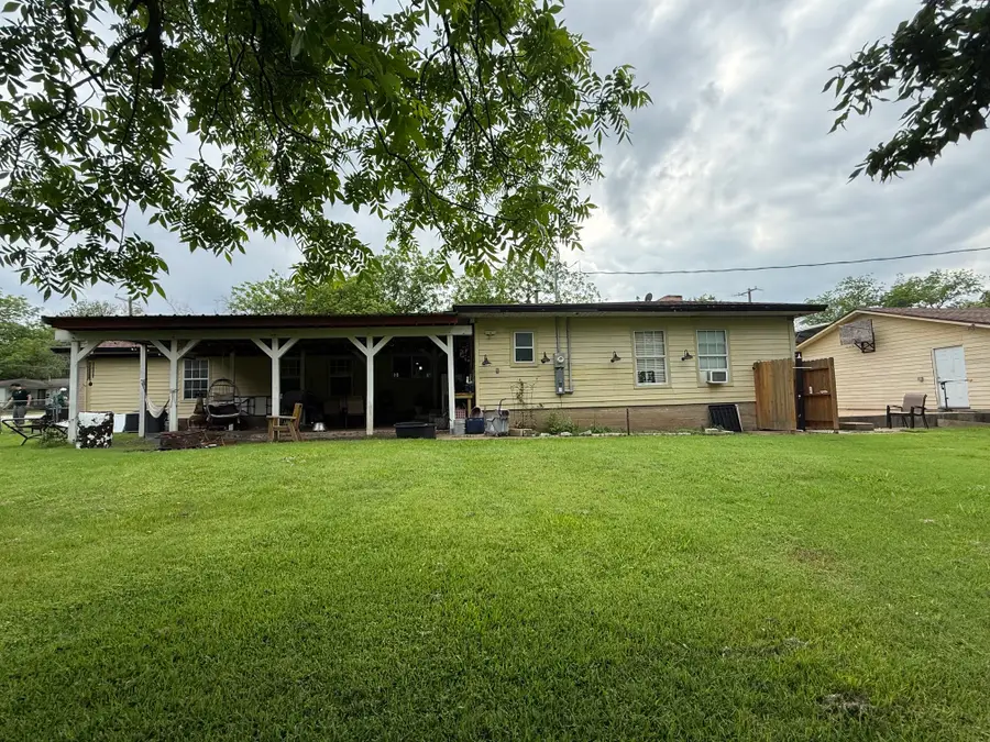 510 S Avenue O, Clifton, TX 76634 - #3