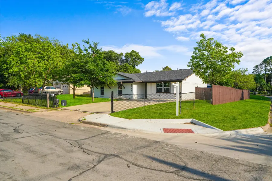 9404 Glengreen Drive, Dallas, TX 75217 - #2