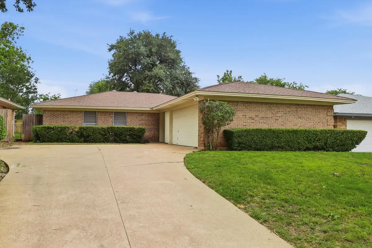 7208 Misty Meadow Drive S, Fort Worth, TX 76133 - #1