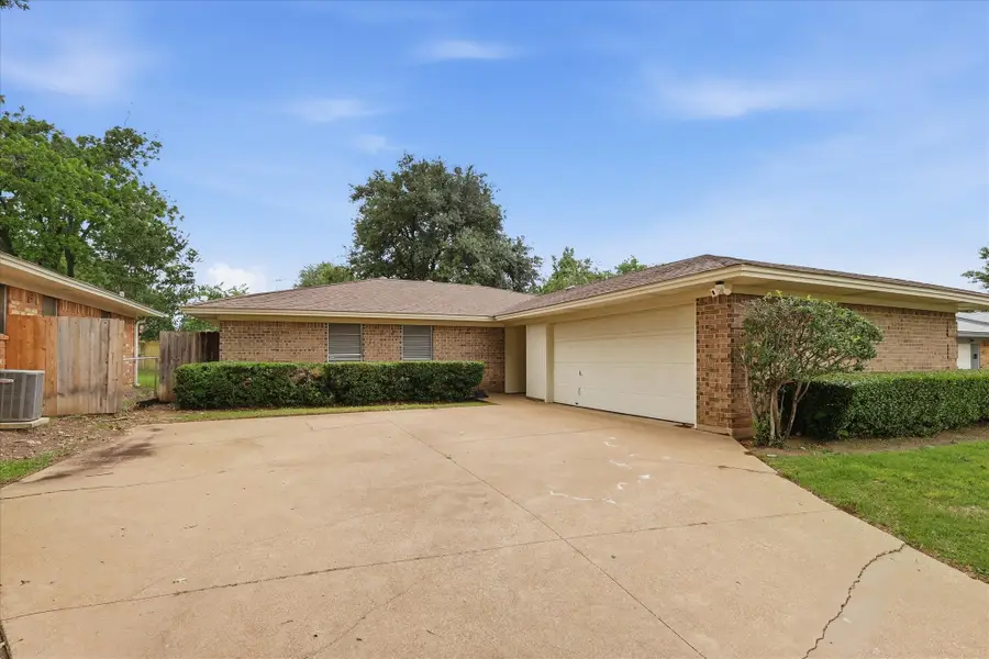 7208 Misty Meadow Drive S, Fort Worth, TX 76133 - #2