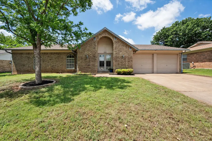 212 S Heights Drive, Crowley, TX 76036 - #2