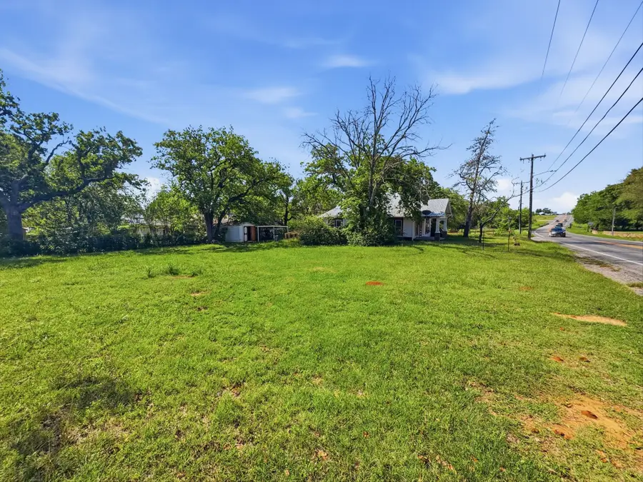 908 S Rice Street, Hamilton, TX 76531 - #2